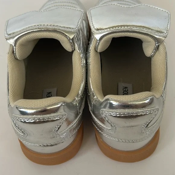 Steve Madden Madrid Silver Low Top Sneakers - Never worn, missing laces size 5 - Picture 7 of 12